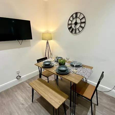 Large 2 Double Bed Private Apartment With Sofa-Bed And Balcony In The Centre Of Low Fell, Gateshead! Close To Queen Elizabeth Hospital! Old Ravensworth Exterior photo