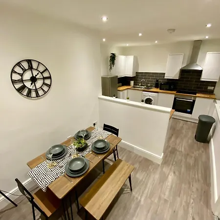 Large 2 Double Bed Private Apartment With Sofa-Bed And Balcony In The Centre Of Low Fell, Gateshead! Close To Queen Elizabeth Hospital! Old Ravensworth Exterior photo