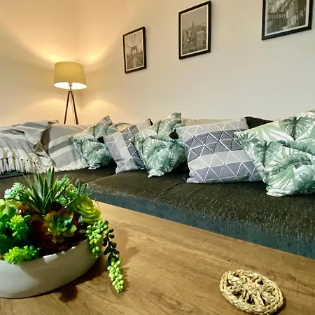 Large 2 Double Bed Private Apartment With Sofa-Bed And Balcony In The Centre Of Low Fell, Gateshead! Close To Queen Elizabeth Hospital! Old Ravensworth Exterior photo