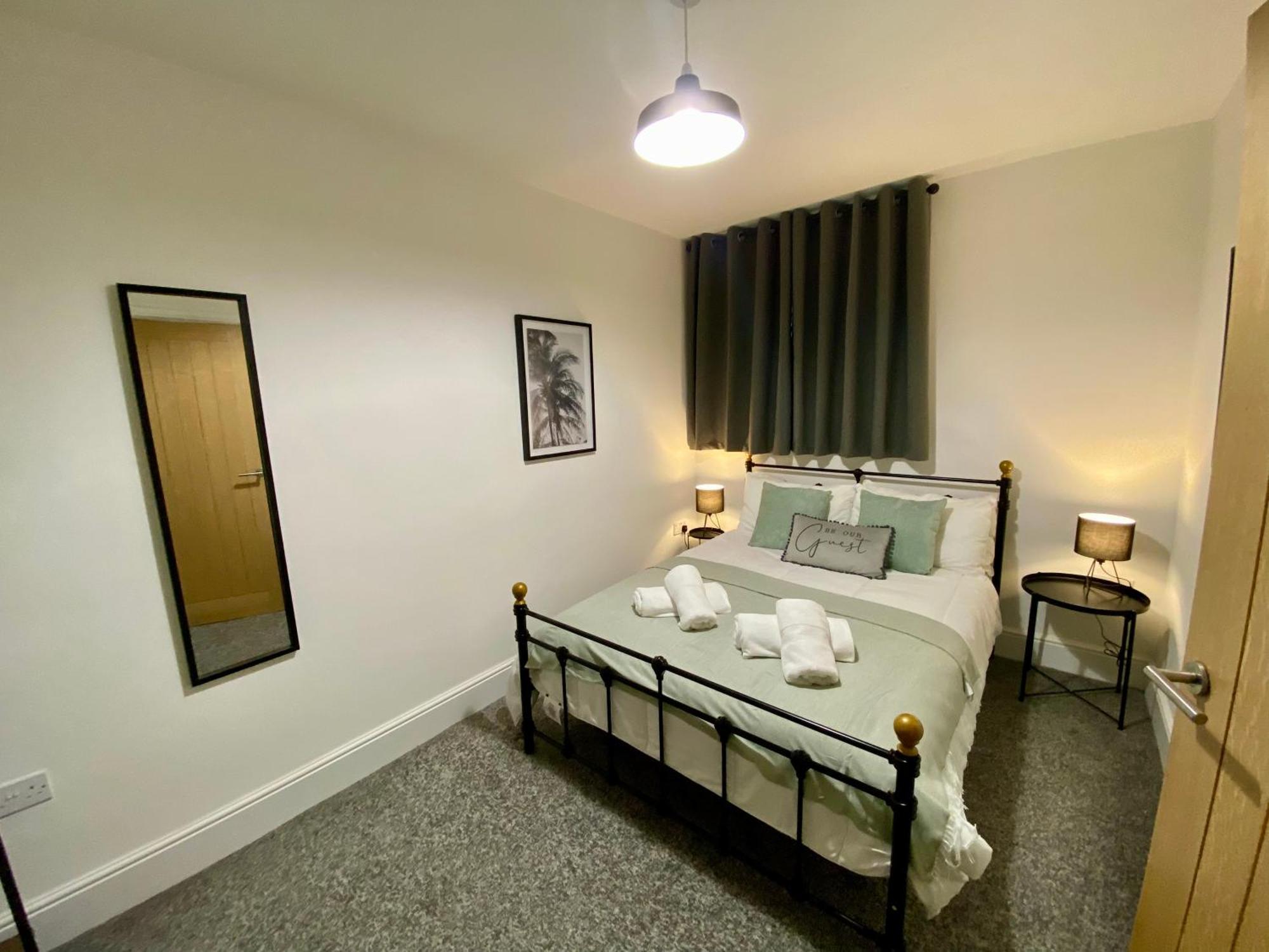Apartment Large 2 Double Bed Private With Sofa-bed And Balcony In The Centre Of Fell, Gateshead! Close To Queen Elizabeth Hospital!