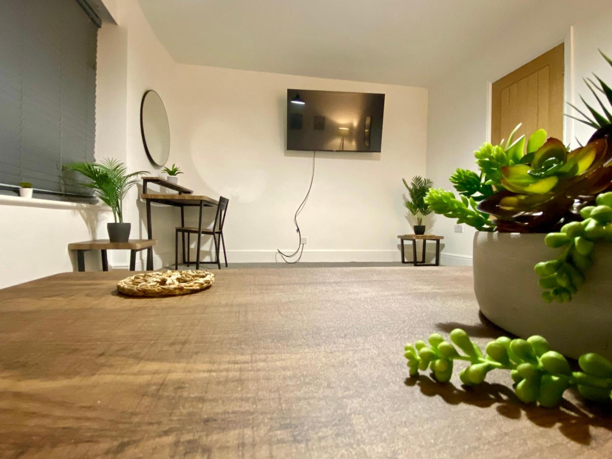 Apartment Large 2 Double Bed Private With Sofa-bed And Balcony In The Centre Of Fell, Gateshead! Close To Queen Elizabeth Hospital!